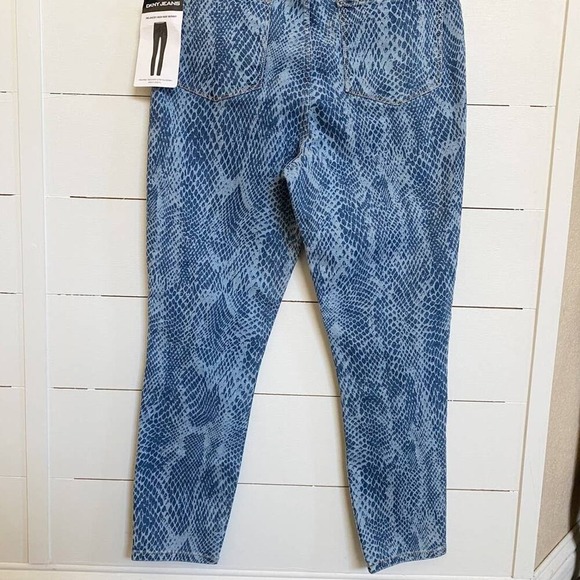 DKNY High Rise Skinny Delancey Snake Skin Printed Jeans 31/12 NWT WMN'S - Picture 12 of 15